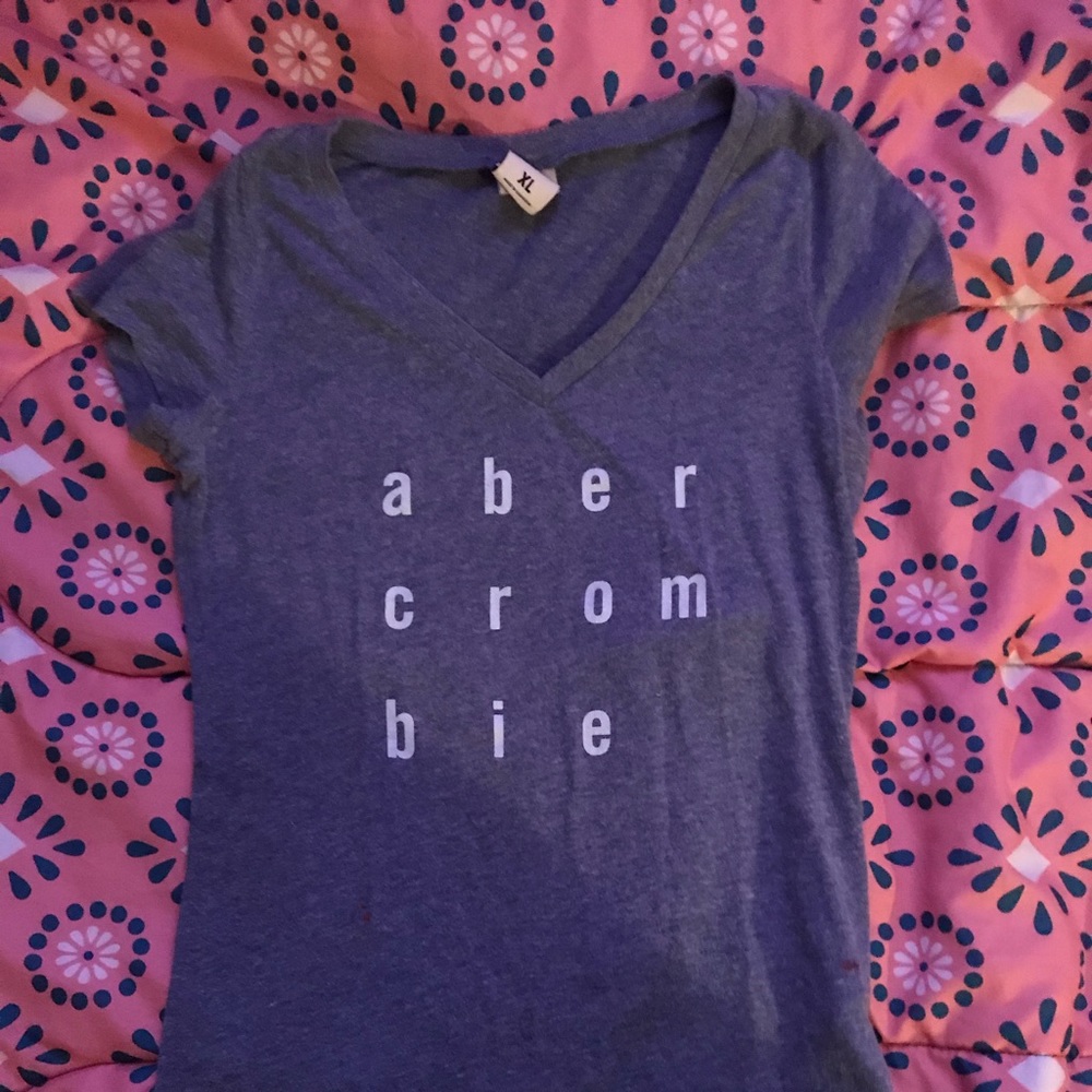 Blue abrocrombie tee shirt